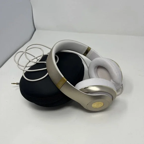 Gold Beats by Dre Studio 2.0 Over-Ear Wired Headphones B0500 W/ Case Tested - Picture 1 of 11